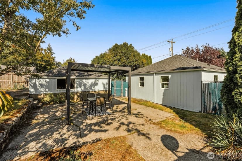 Property photo for 8627 9th Avenue Sw, Seattle photo 22