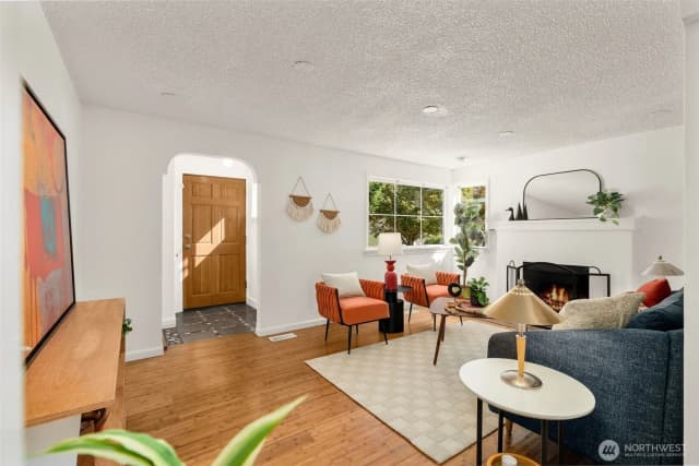Property photo for 8627 9th Avenue Sw, Seattle photo 4