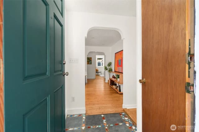 Property photo for 8627 9th Avenue Sw, Seattle photo 3