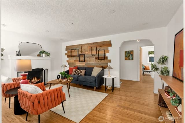Property photo for 8627 9th Avenue Sw, Seattle