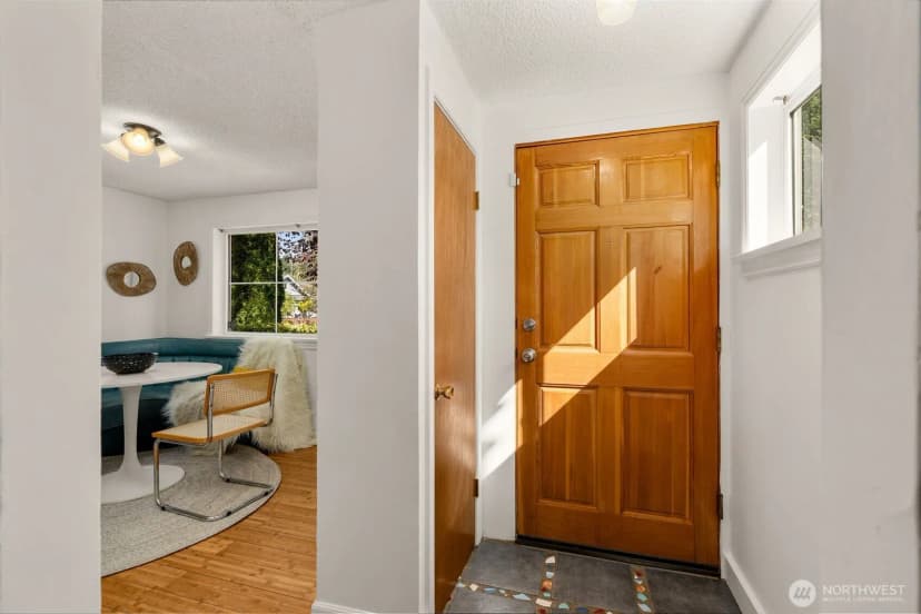 Property photo for 8627 9th Avenue Sw, Seattle photo 5
