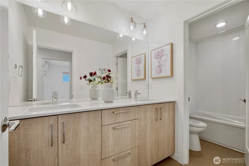 Property photo for 11514 Ne 87th Street #b, Kirkland photo 28