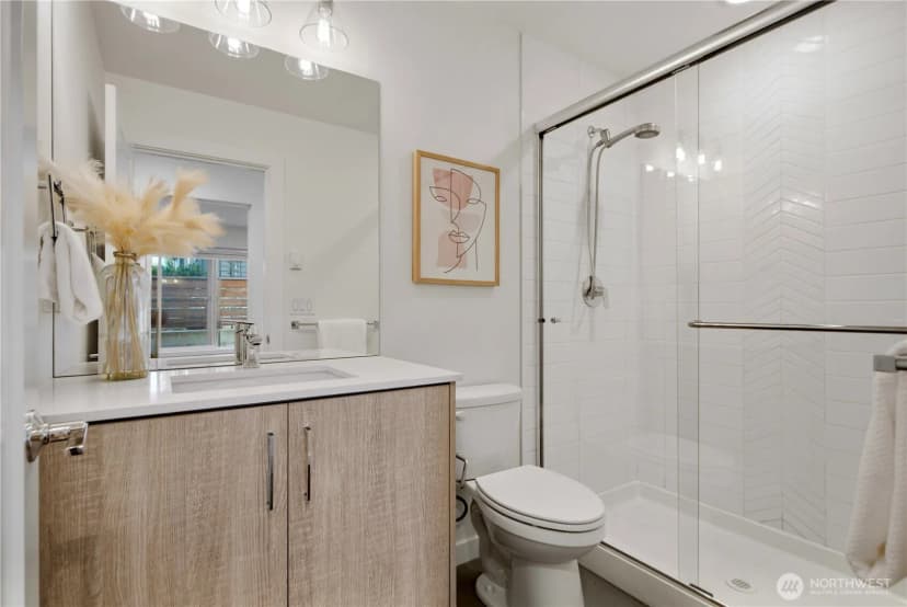Property photo for 11514 Ne 87th Street #b, Kirkland photo 6