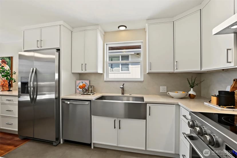 Property photo for 5925 48th Avenue S, Seattle photo 13