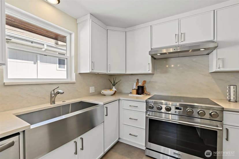 Property photo for 5925 48th Avenue S, Seattle photo 11