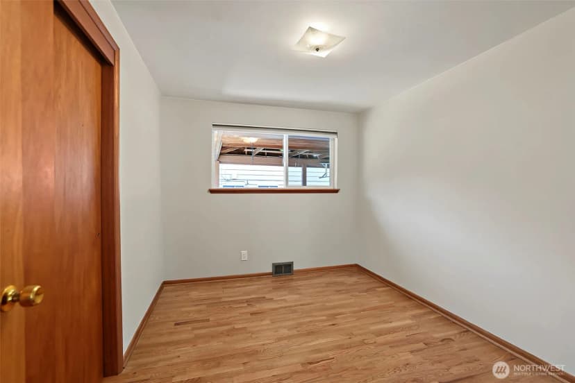 Property photo for 5925 48th Avenue S, Seattle photo 14