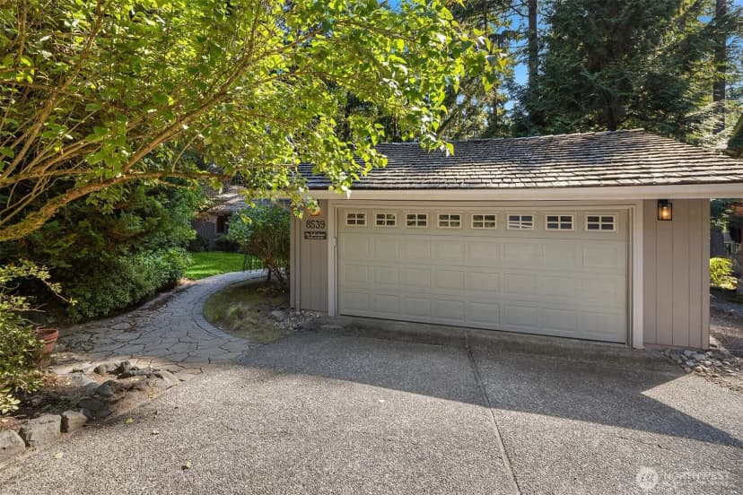 Property photo for 8539 Se 79th Place, Mercer Island photo 2