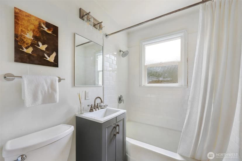 Property photo for 8044 38th Avenue Ne, Seattle photo 16