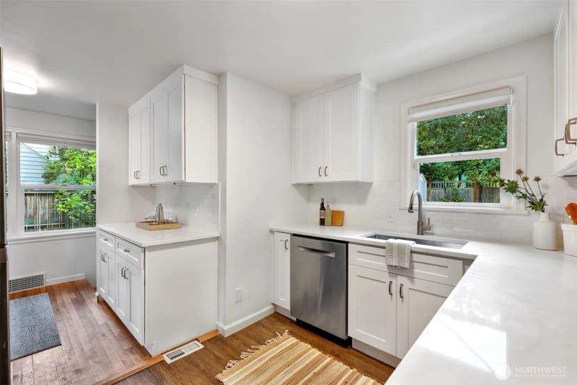 Property photo for 8044 38th Avenue Ne, Seattle photo 14