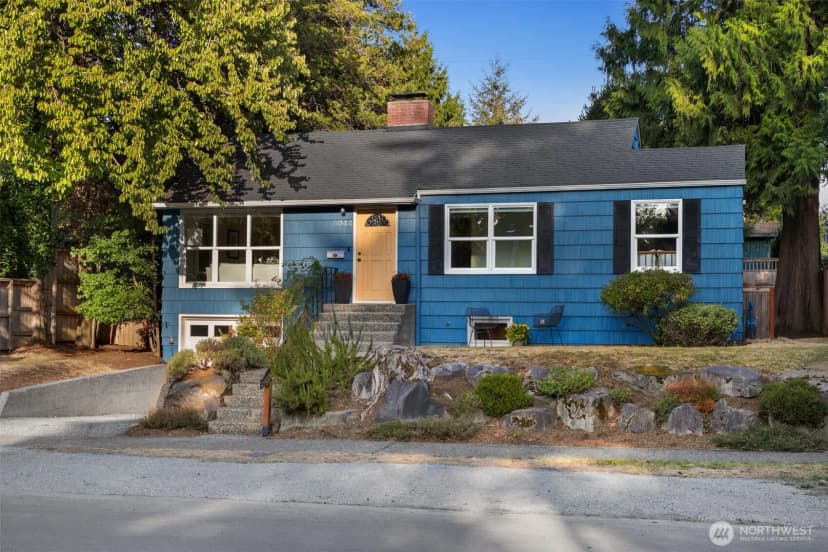 Property photo for 8044 38th Avenue Ne, Seattle