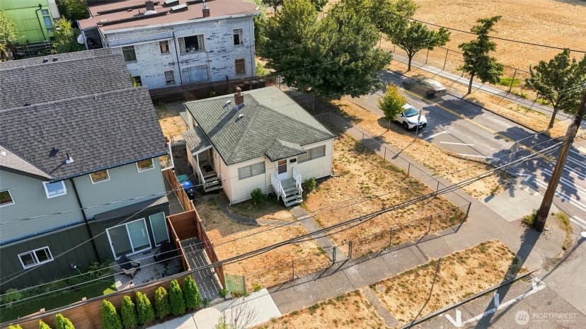 Property photo for 1403 E Alder Street, Seattle photo 6