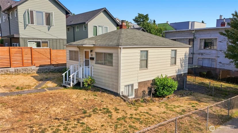 Property photo for 1403 E Alder Street, Seattle photo 2