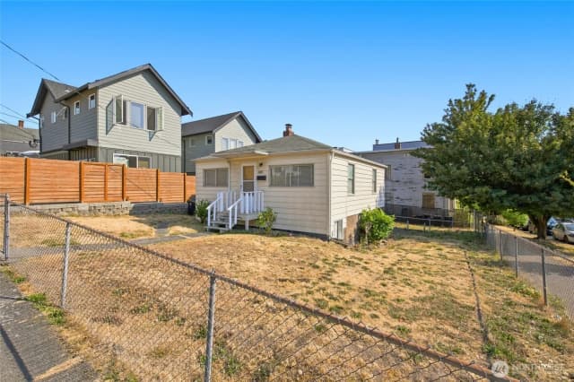 Property photo for 1403 E Alder Street, Seattle photo 4