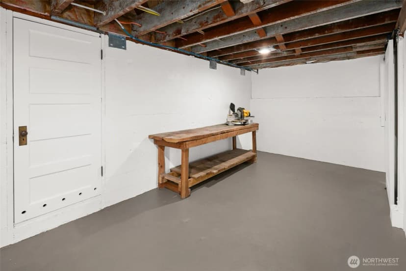 Property photo for 9219 5th Avenue Ne, Seattle photo 16