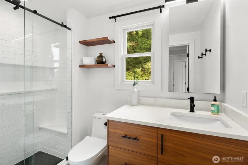 Property photo for 9219 5th Avenue Ne, Seattle photo 11