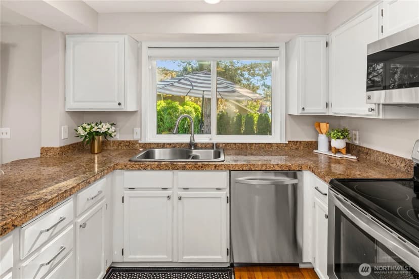 Property photo for 24201 38th Place Se, Sammamish photo 12