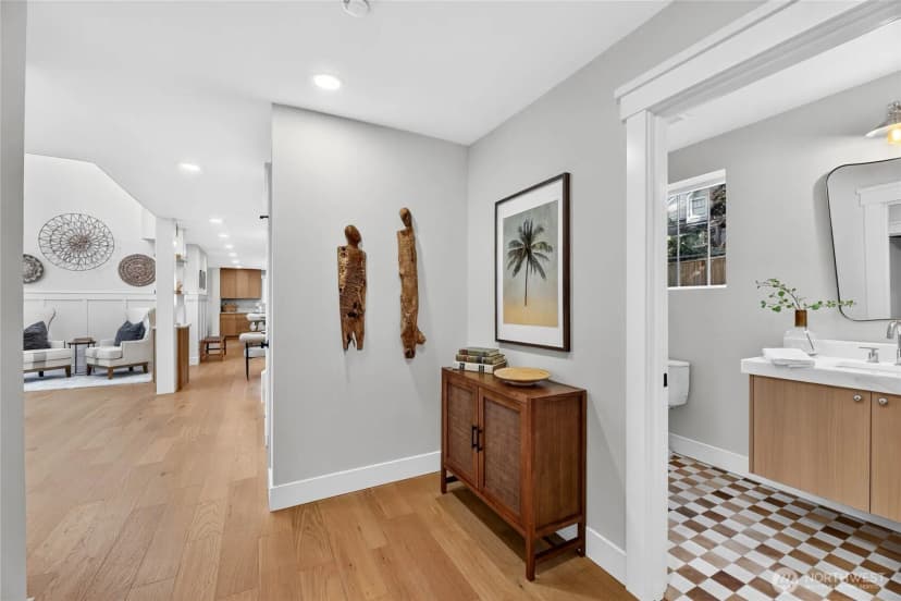 Property photo for 4428 92nd Avenue Ne, Yarrow Point photo 17