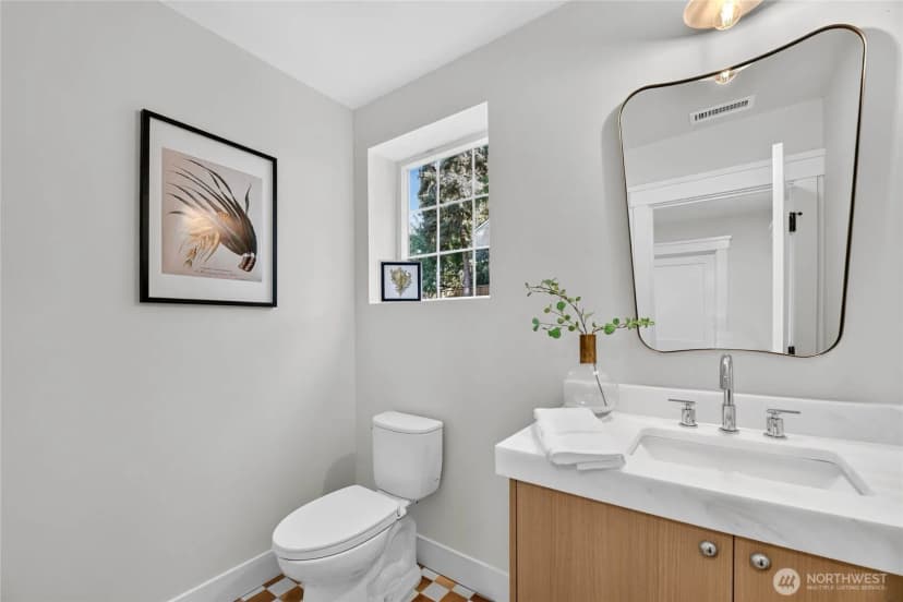 Property photo for 4428 92nd Avenue Ne, Yarrow Point photo 18