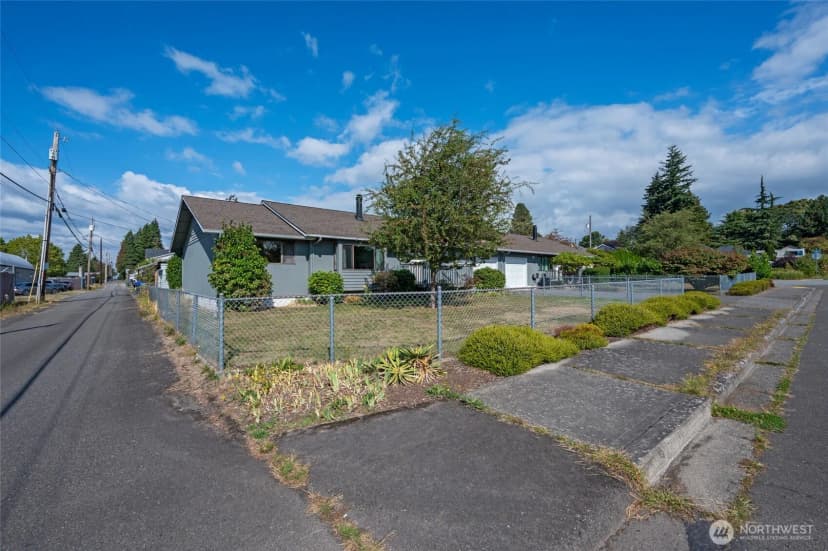 Property photo for 3215 21st Street #a, Everett photo 36