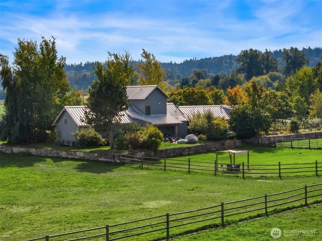 Property photo for 24332 Miller Road, Stanwood photo 3