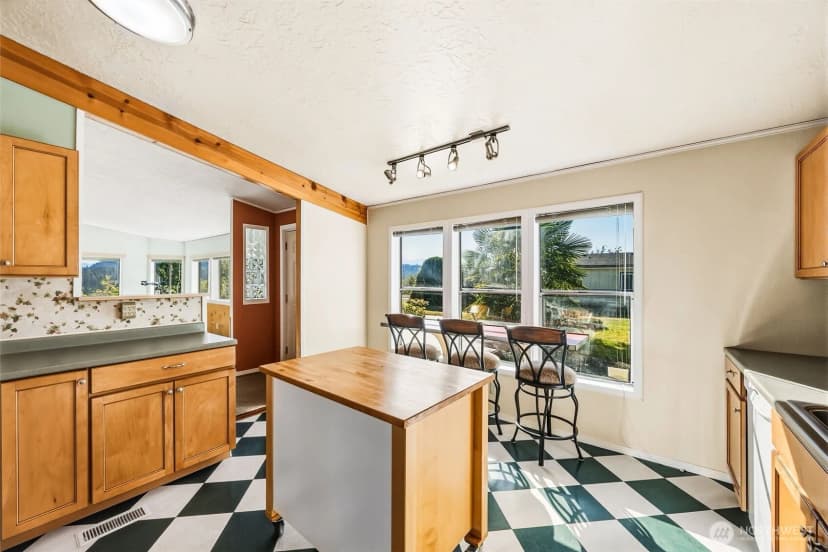 Property photo for 14317 Greenbelt Drive E, Bonney Lake photo 12