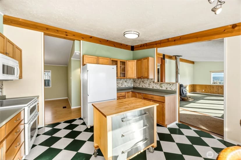 Property photo for 14317 Greenbelt Drive E, Bonney Lake photo 11