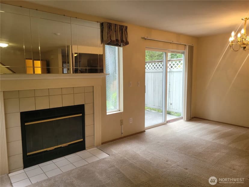 Property photo for 5004 168 Street Sw #a, Lynnwood photo 2