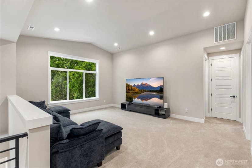 Property photo for 18305 Snohomish Avenue, Snohomish photo 23