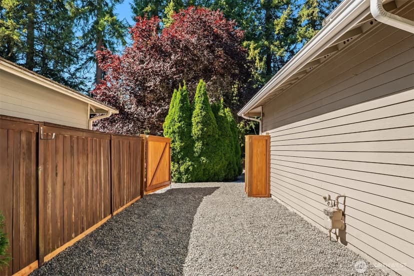 Property photo for 11323 37th Avenue Se, Everett photo 39