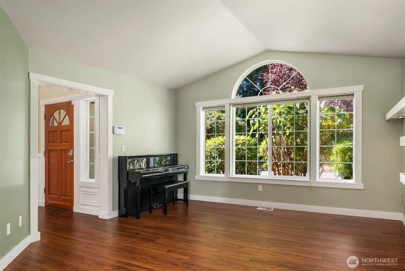 Property photo for 11323 37th Avenue Se, Everett photo 9