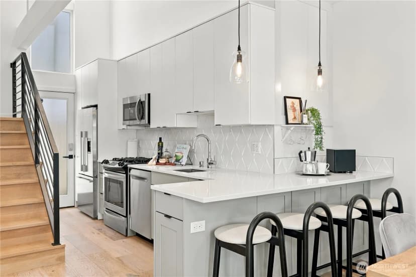 Property photo for 4608 Evanston Avenue N, Seattle photo 4