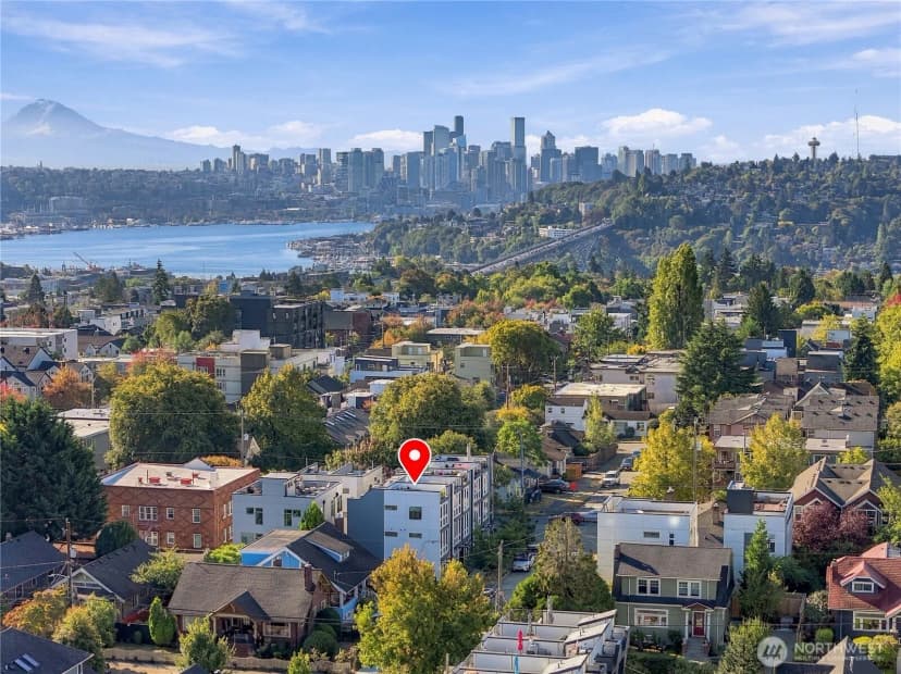 Property photo for 4608 Evanston Avenue N, Seattle photo 9