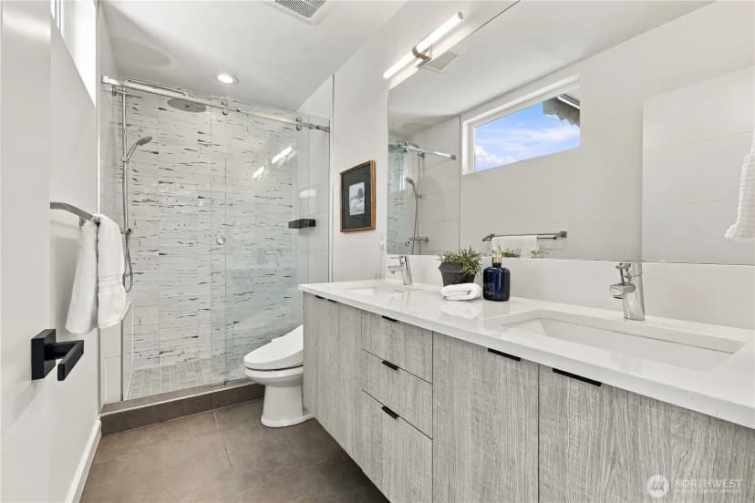 Property photo for 4608 Evanston Avenue N, Seattle photo 7