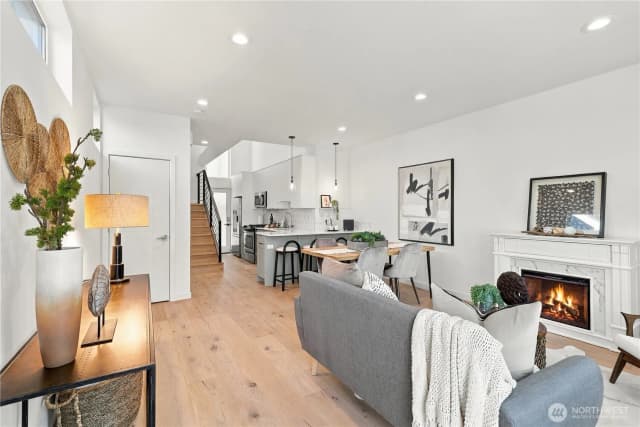 Property photo for 4608 Evanston Avenue N, Seattle photo 2