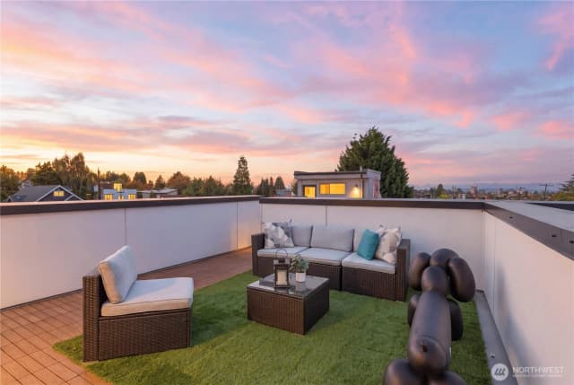 Property photo for 4608 Evanston Avenue N, Seattle photo 3