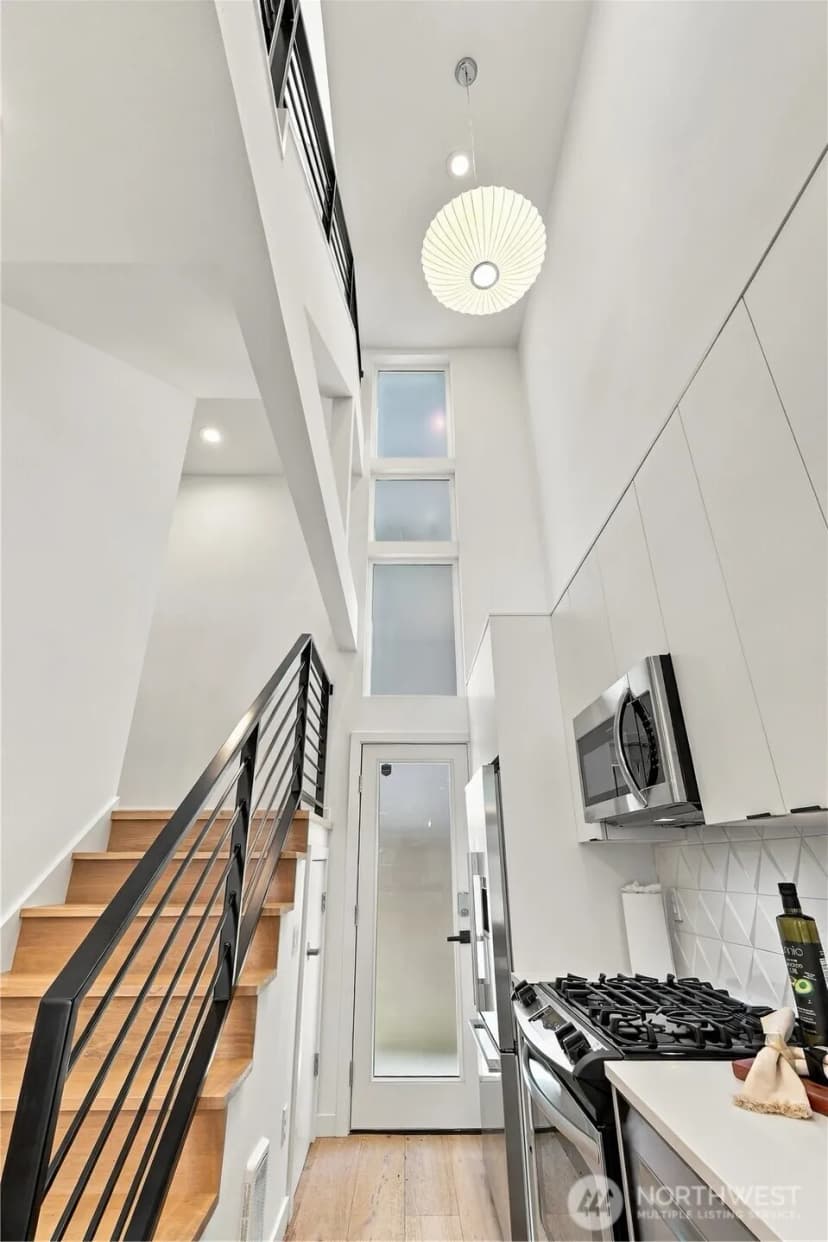 Property photo for 4608 Evanston Avenue N, Seattle photo 14
