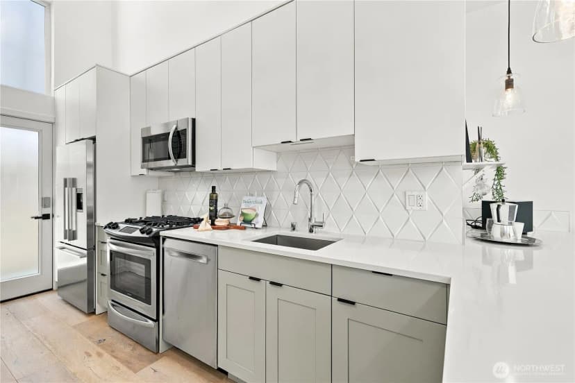 Property photo for 4608 Evanston Avenue N, Seattle photo 12