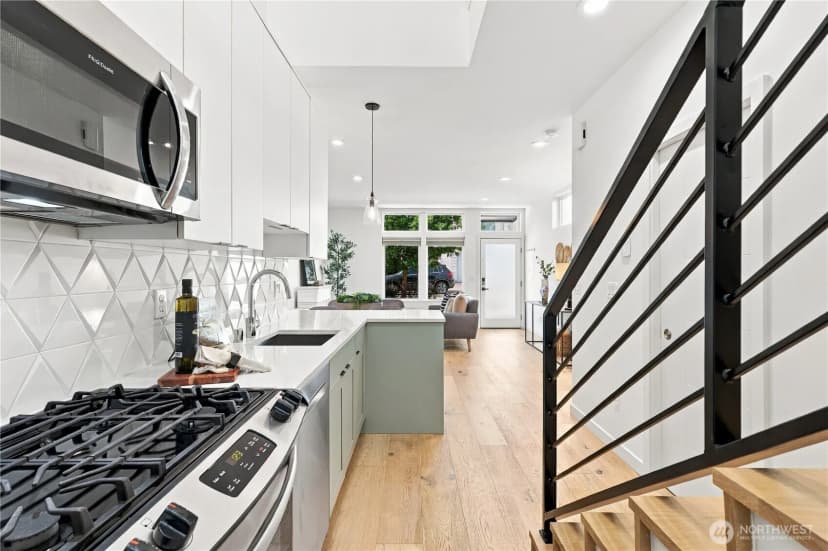 Property photo for 4608 Evanston Avenue N, Seattle photo 13