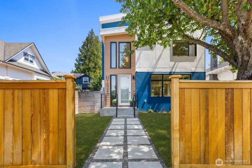 Property photo for 10240 40th Avenue Sw #a, Seattle