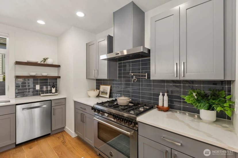 Property photo for 10240 40th Avenue Sw #a, Seattle photo 13