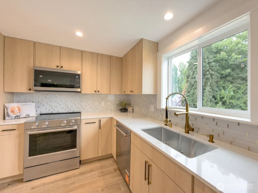 Property photo for 5402 20th Avenue S, Seattle photo 16