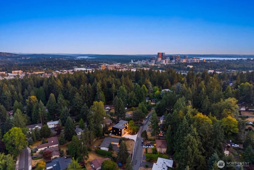 Property photo for 2908 129th Avenue Ne, Bellevue photo 4
