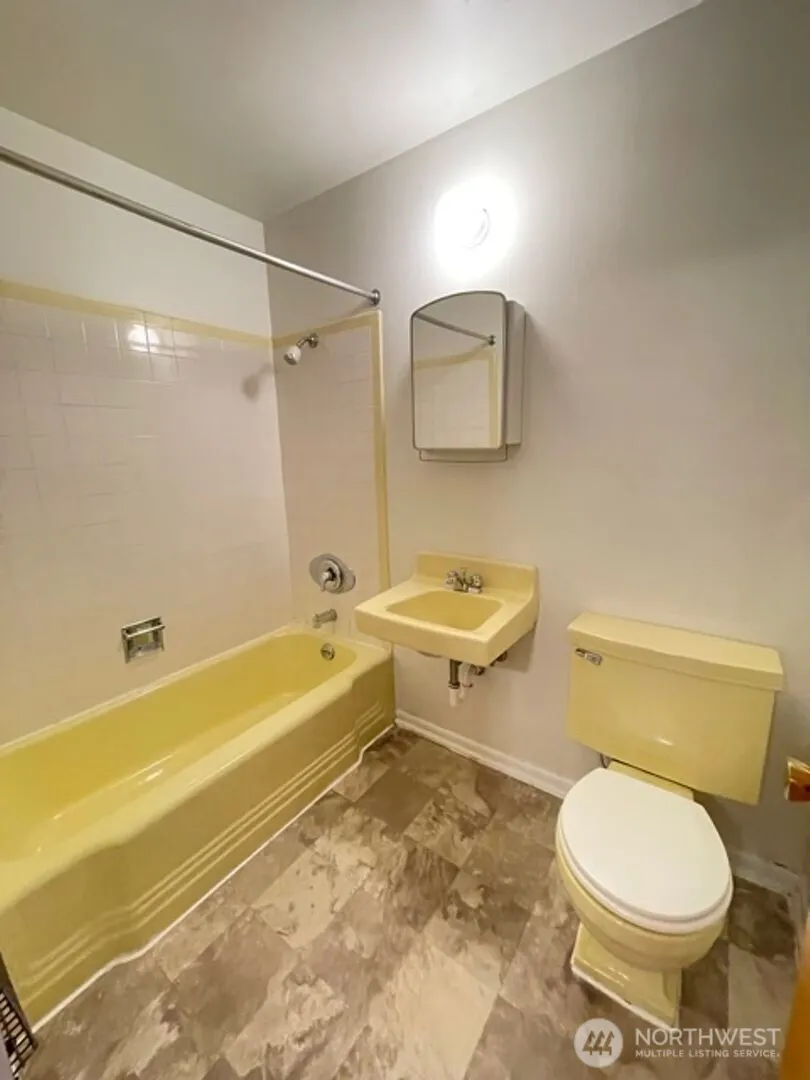 Property photo for 5127 Colby Avenue #3, Everett photo 8
