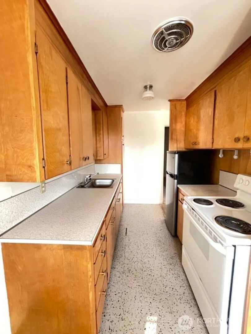 Property photo for 5127 Colby Avenue #3, Everett photo 5
