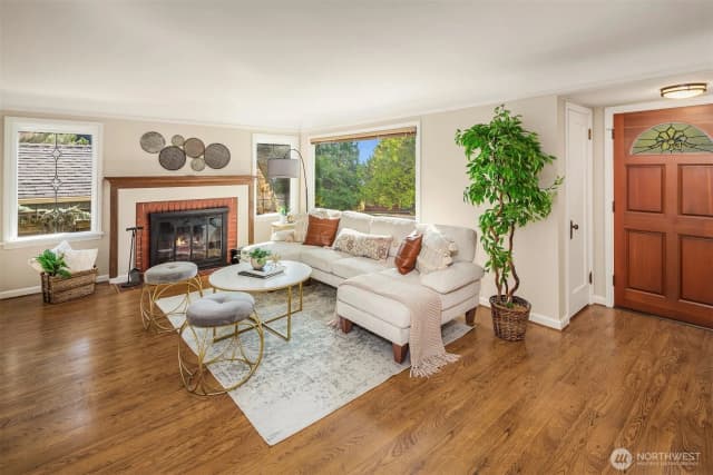 Property photo for 7812 Stone Avenue N, Seattle photo 3