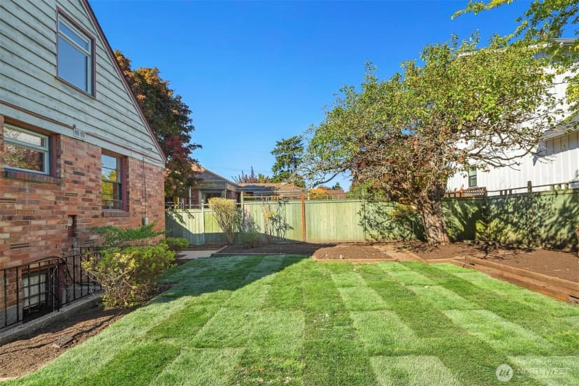 Property photo for 7812 Stone Avenue N, Seattle photo 21