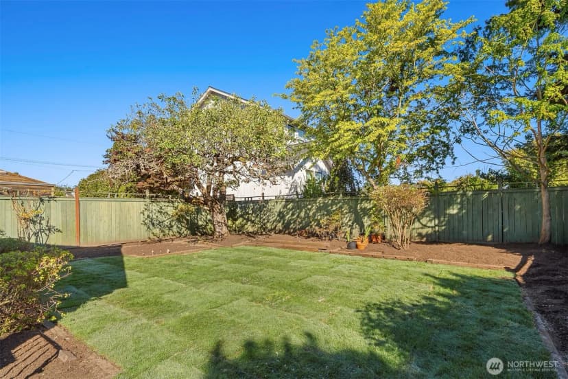 Property photo for 7812 Stone Avenue N, Seattle photo 20