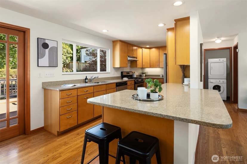 Property photo for 11040 Alton Avenue Ne, Seattle photo 16