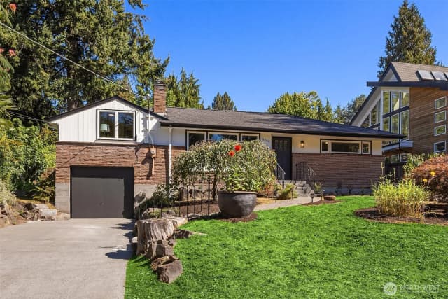 Property photo for 11040 Alton Avenue Ne, Seattle photo 2