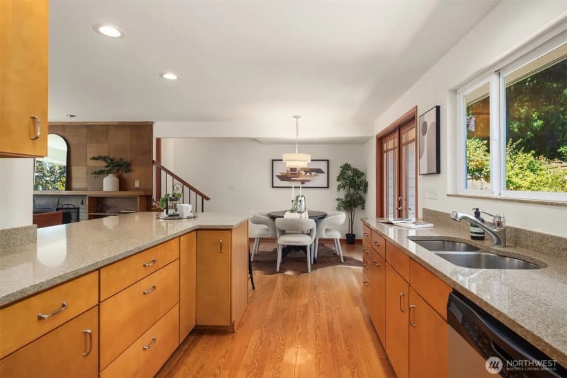 Property photo for 11040 Alton Avenue Ne, Seattle photo 18